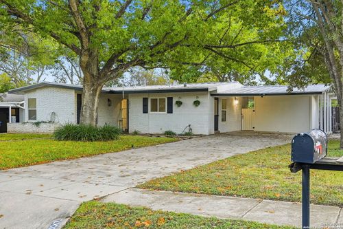 2822 Knight Robin Dr, San Antonio, TX, 78209-4233 | Card Image