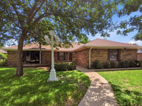 812 Ridgeview Dr, Burleson, TX, 76028-2631 | Card Image