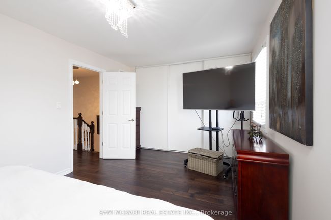80 Longbourne Cres, House attached with 3 bedrooms, 2 bathrooms and 4 parking in Brampton ON | Image 16