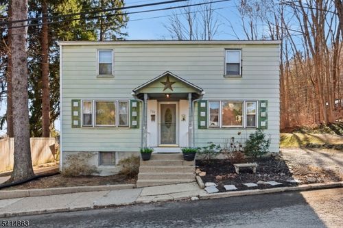 104 Harvey St, Hackettstown, NJ, 07840-1212 | Card Image