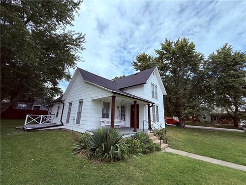 311 N Frame St, Hamilton, MO, 64644-1068 | Card Image