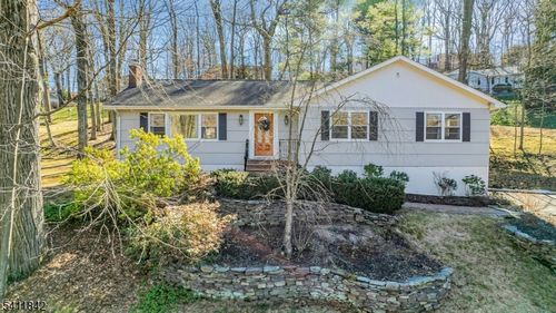 6 Mountainside Dr, Morristown, NJ, 07960-5143 | Card Image
