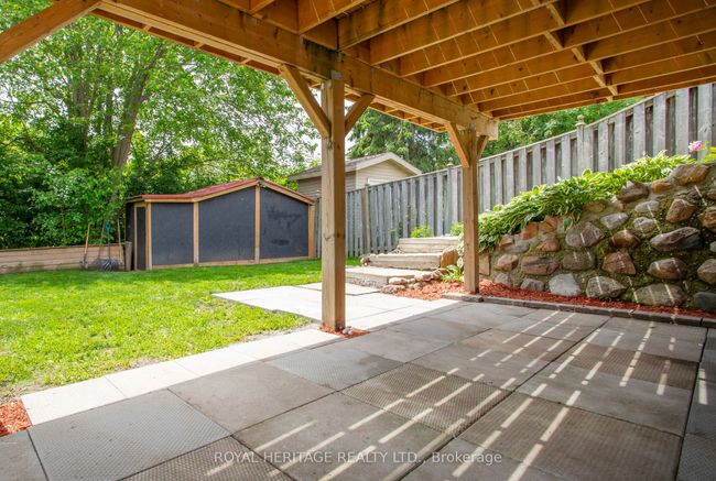 621 Cobblehill Dr, House attached with 4 bedrooms, 3 bathrooms and 3 parking in Oshawa ON | Image 35