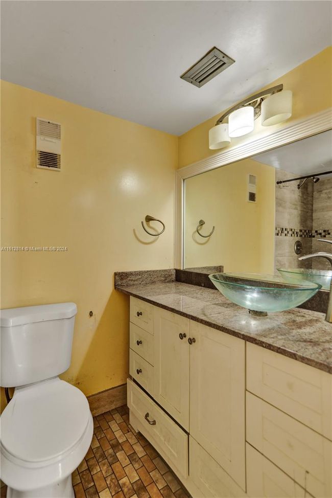 APT-506 - 8720 N Sherman Cir, Condo with 2 bedrooms, 2 bathrooms and null parking in Miramar FL | Image 12