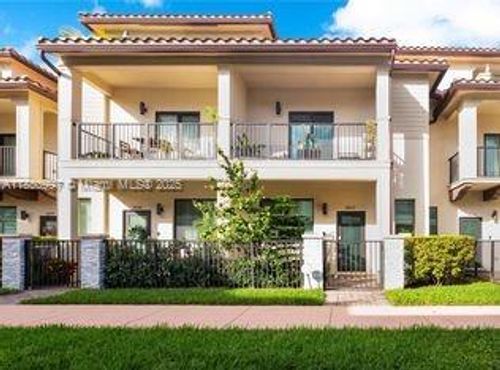 4648-4648 Nw 83rd Path, Doral, FL, 33166-5396 | Card Image