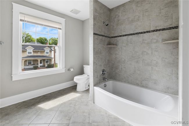 2nd floor hall bath | Image 29