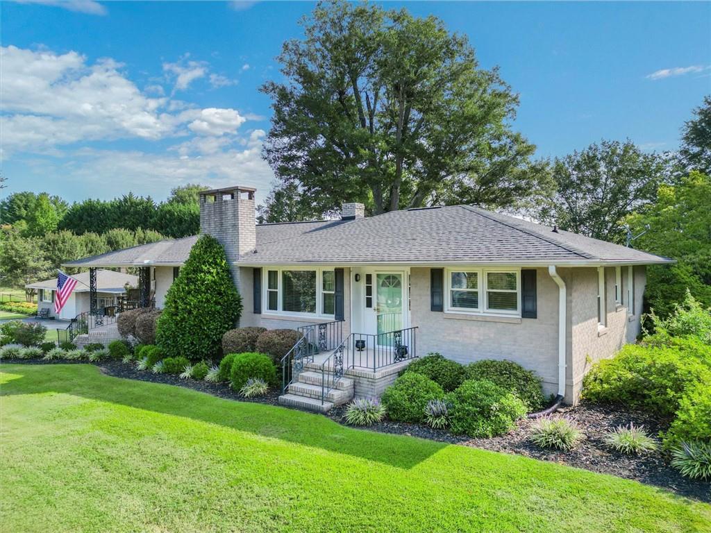 Walnut Ln, Travelers Rest, SC 29690
