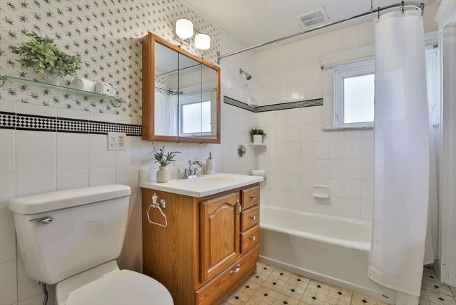 18 Eastern Ave, House other with 3 bedrooms, 1 bathrooms and 3 parking in Wakefield MA | Image 32