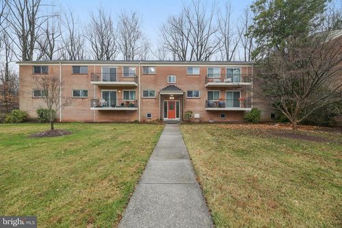 w-201-10607 Weymouth St, BETHESDA, MD, 20814-4232 | Card Image