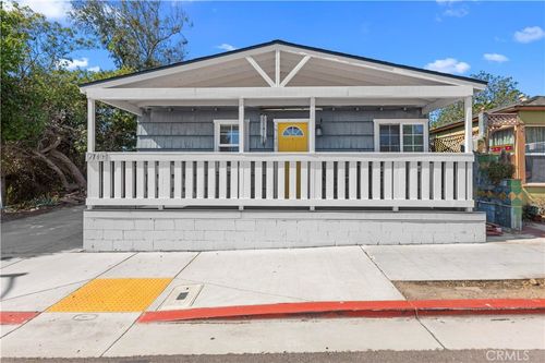 2748 30th St, San Diego, CA, 92104-4916 | Card Image