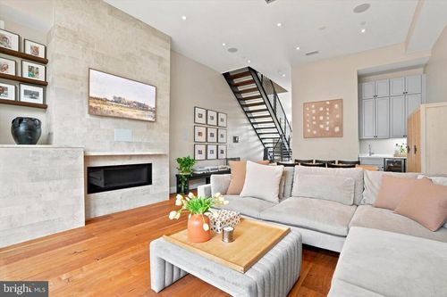 308 N 2nd St, PHILADELPHIA, PA, 19106-1205 | Card Image