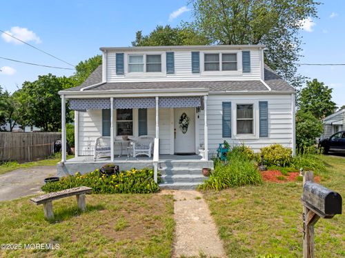 607 Willow St, Lakehurst, NJ, 08733-2533 | Card Image