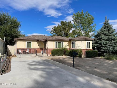 27 S Center St, Yerington, NV, 89447-2507 | Card Image