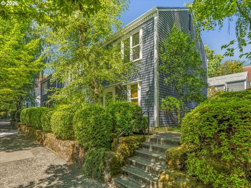 2017 Nw Irving St, Portland, OR, 97209 | Card Image