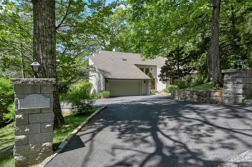 7 High Point Cir, Chappaqua, NY, 10514-2503 | Card Image