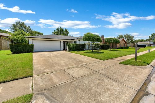 3120 Spring Grove Dr, Bedford, TX, 76021-4237 | Card Image