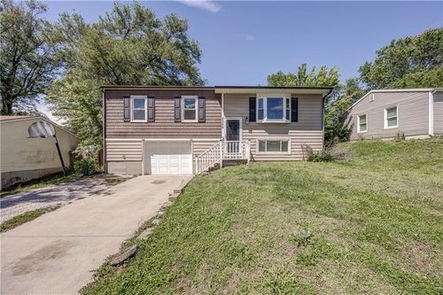 8266 Tauromee Ave, Kansas City, KS, 66112-1951 | Card Image