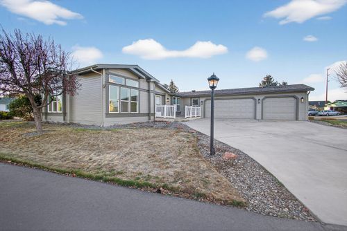 1865 Ne 6th St, Redmond, OR, 97756-8589 | Card Image