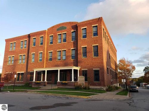 210i-50 Filer Street, Manistee, MI, 49660 | Card Image