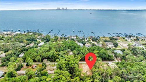 3026 Laurel Dr, Gulf Breeze, FL, 32563-3120 | Card Image