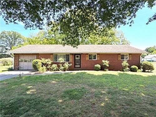 531 Lawrence Rdg, Lewisville, NC, 27023-7622 | Card Image