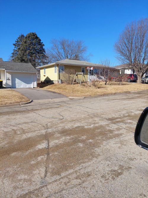 309 N Badger St, Caledonia, MN, 55921-1515 | Card Image