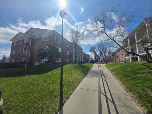 apt-306e-806 W Michigan Ave, Jackson, MI, 49202-4147 | Card Image