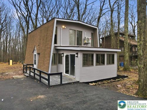 3217 Hamlet Dr, Tobyhanna, PA, 18466-8237 | Card Image