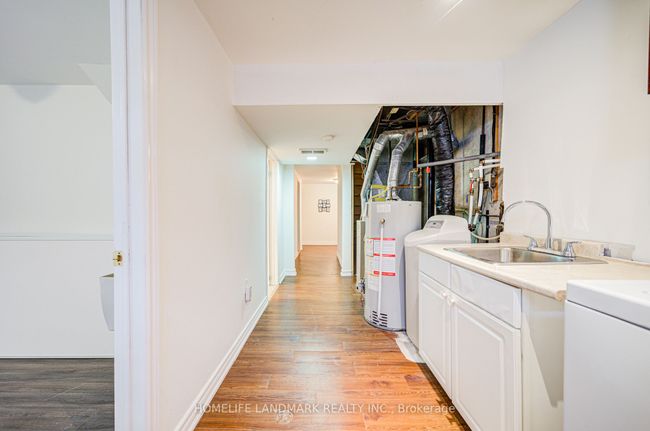 2 - 401 Keats Way, Condo with 5 bedrooms, 3 bathrooms and 1 parking in Waterloo ON | Image 44