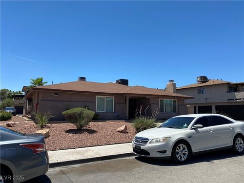 2657 Kline Cir, Las Vegas, NV, 89121-1086 | Card Image
