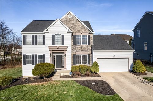 376 Bluestone Court, Wadsworth, OH, 44281 | Card Image