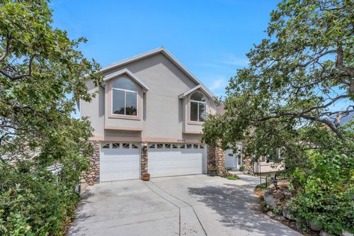 3467 E Magic View Dr, Cottonwood Heights, UT, 84121-5470 | Card Image