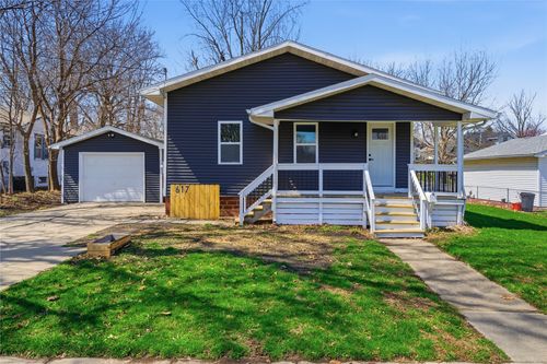 617 W 4th Street S, Newton, IA, 50208 | Card Image