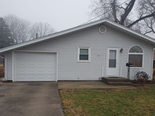 302 S Parke St, Tuscola, IL, 61953-1665 | Card Image