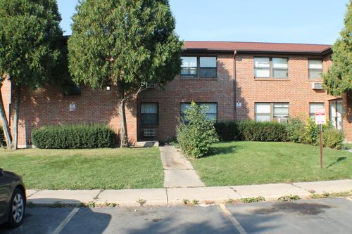 8-2902 31st St, Zion, IL, 60099-3081 | Card Image