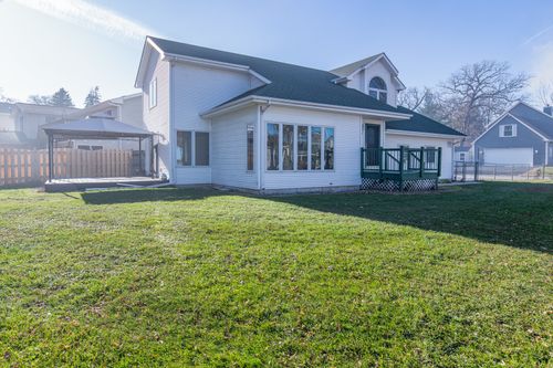 97 Mark Ln, Fox Lake, IL, 60020-1666 | Card Image