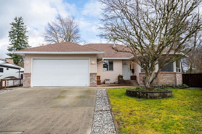 23014 Reid Avenue, House other with 5 bedrooms, 3 bathrooms and 4 parking in Maple Ridge BC | Image 2