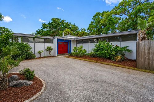 7990 42nd St N, PINELLAS PARK, FL, 33781-2572 | Card Image