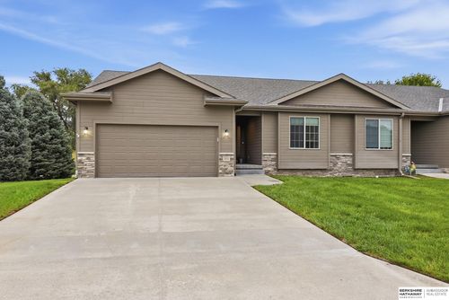 3034 Lakeside Dr, Plattsmouth, NE, 68048-8040 | Card Image