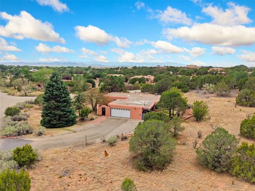 140 Calle San Simon, Santa Fe, NM, 87505-6345 | Card Image