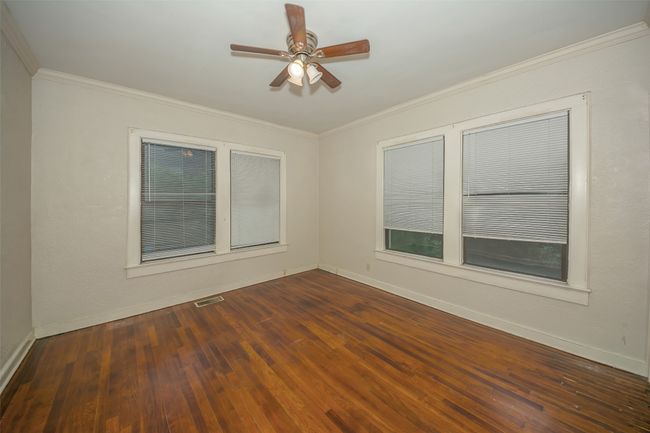 A - 902 S Oak Cliff Blvd, Home with 2 bedrooms, 1 bathrooms and null parking in Dallas TX | Image 18
