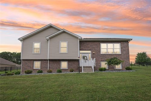 196 Weathervane Dr, Slippery Rock, PA, 16057-3070 | Card Image