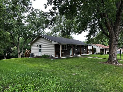 5606 Ripley St, Saint Joseph, MO, 64506-1147 | Card Image