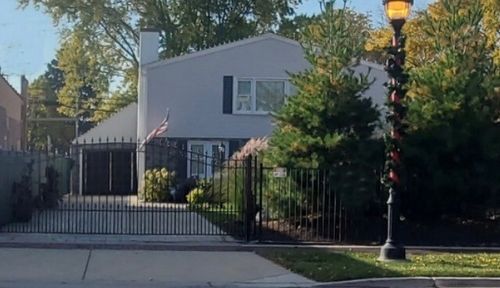 8211 Grand Ave, River Grove, IL, 60171-1570 | Card Image