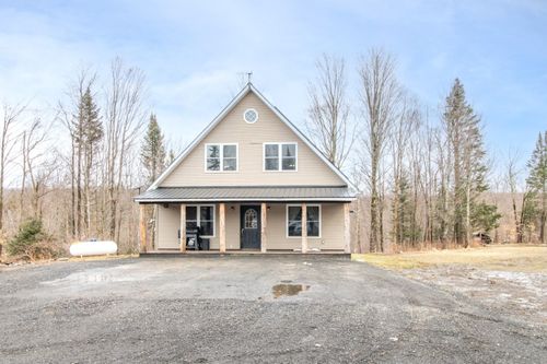 945 Tenakee Rd, Lowell, VT, 05847-8401 | Card Image