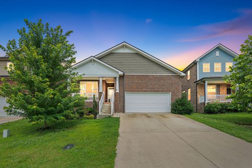 832 Green Meadow Ln, Smyrna, TN, 37167-5855 | Card Image