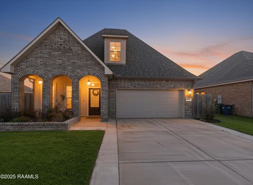 207 Hutton Ln, Youngsville, LA, 70592-5186 | Card Image