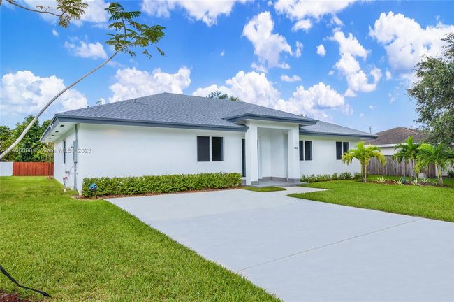 15640 - 15640 Nw 39th Ct, House other with 6 bedrooms, 4 bathrooms and null parking in Miami Gardens FL | Image 3