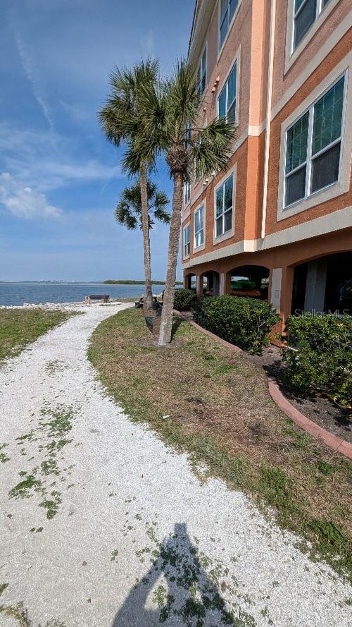 9-221-5000 Culbreath Key Way, TAMPA, FL, 33611-3051 | Card Image