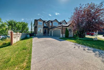 4 Rockcliff Pt Nw, House detached with 4 bedrooms, 3 bathrooms and 3 parking in Calgary AB | Image 1